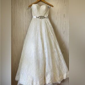 Simone Carvalli Ivory Lace Wedding Dress